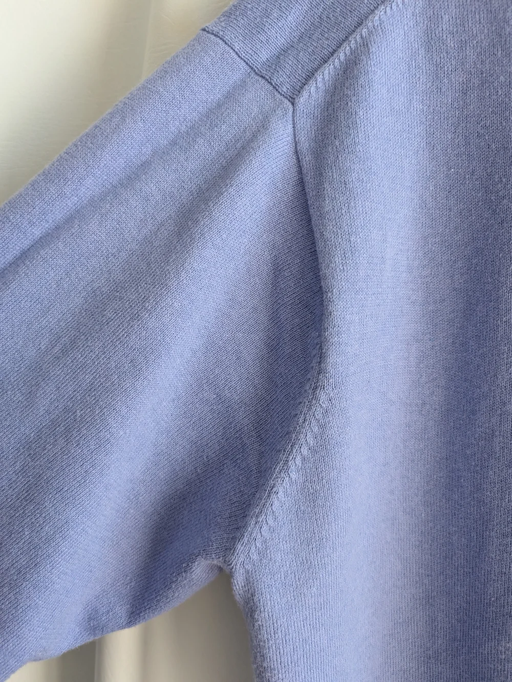 Peter Millar Cotton Cashmere Lavender-Blue V-Neck Sweater - L